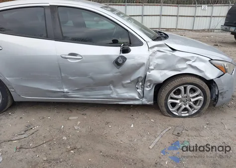 2018 Toyota Yaris Ia из США, поврежденный, VIN 3MYDLBYV5JY323621